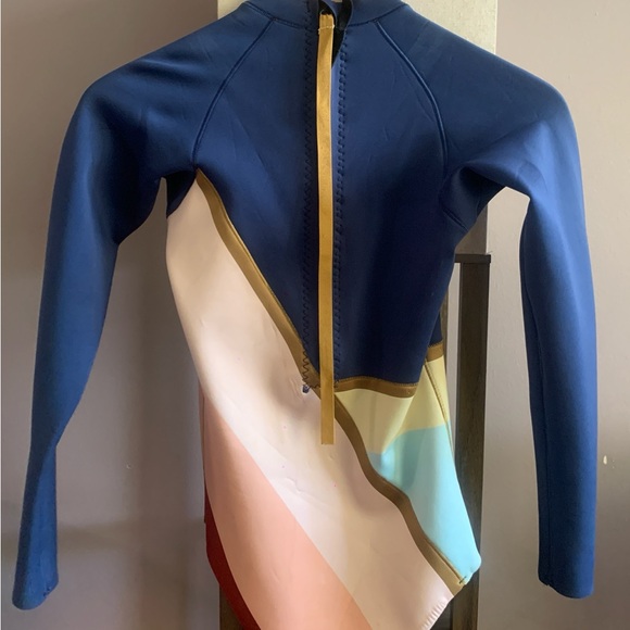 Rip Curl Blue and Gold Wetsuit 1mm - Picture 5 of 7